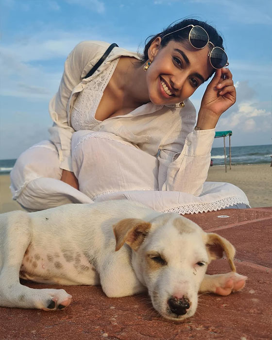 (Image Source: Mrunal Thakur/Instagram)