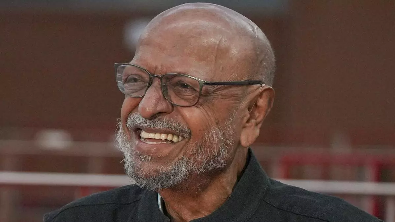Shyam Benegal funeral: Chiranjeevi and celebs mourn director’s death