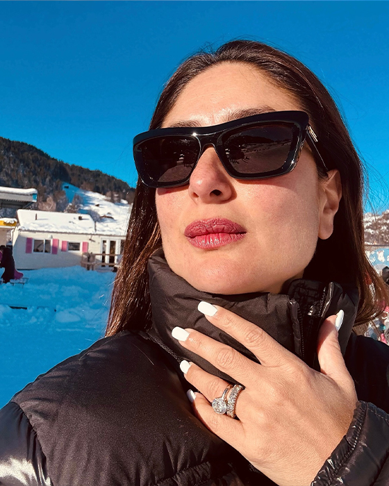 Kareena Kapoor's Year-End Selfie Marathon: Can't Stop, Won't Stop!