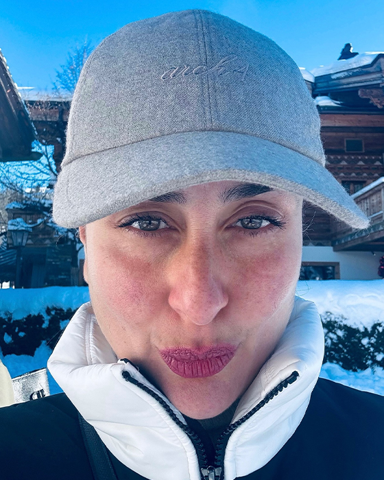 Kareena Kapoor's Year-End Selfie Marathon: Can't Stop, Won't Stop!