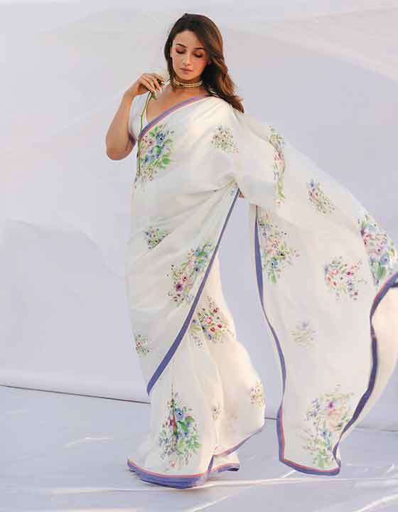 Alia Bhatt Wows in Timeless Retro Saree, Showcasing Classic Beauty