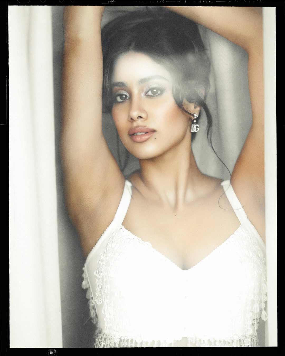 Janhvi Kapoor Raises Temperature With Monochrome Photo Dump