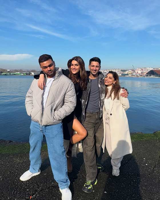 (Image Source: Kriti Sanon/Instagram)