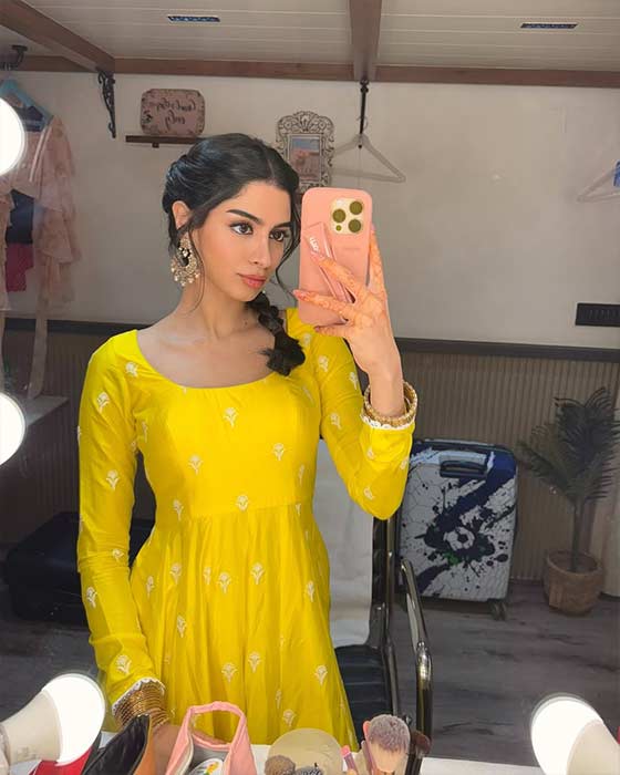 (Image Source: Khushi Kapoor/Instagram)
