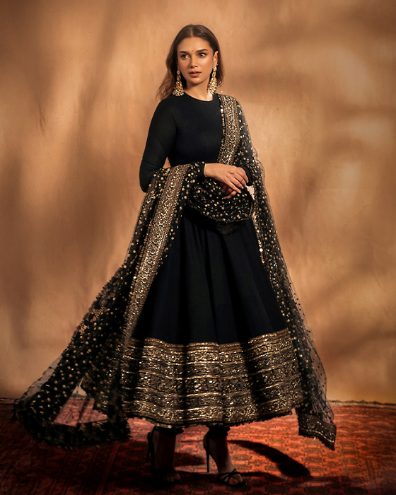 Aditi Rao Hydari's Stunning Black Look Defines Regal Sophistication