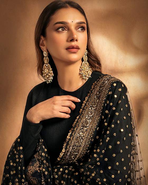 Aditi Rao Hydari's Stunning Black Look Defines Regal Sophistication