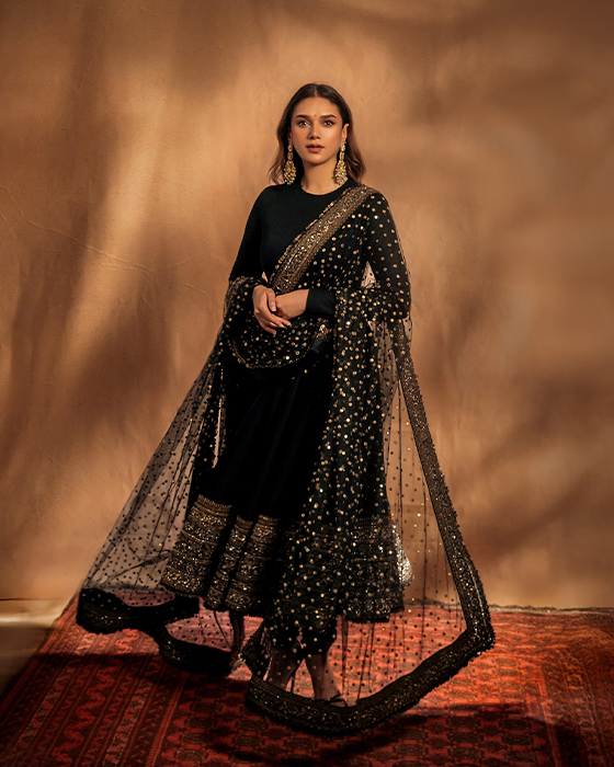 Aditi Rao Hydari's Stunning Black Look Defines Regal Sophistication