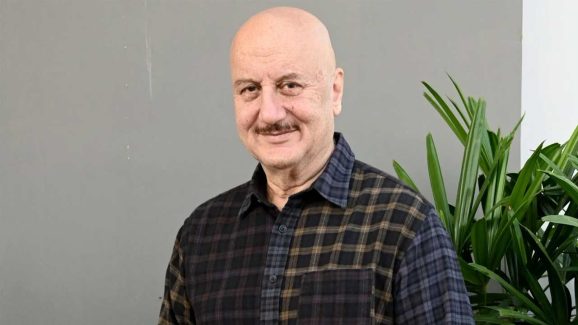 A Journey Through Rejections: Anupam Kher’s Open Letter to His Younger Self