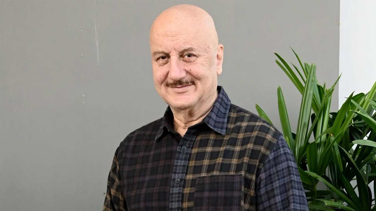 A Journey Through Rejections: Anupam Kher’s Open Letter to His Younger Self
