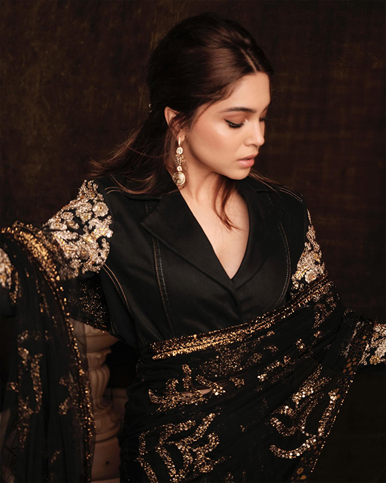 Sharvari Wagh Redefines Fashion in a Black Saree at Sabyasachi's Event