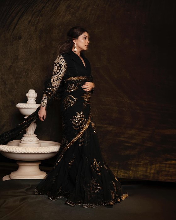 Sharvari Wagh Redefines Fashion in a Black Saree at Sabyasachi's Event