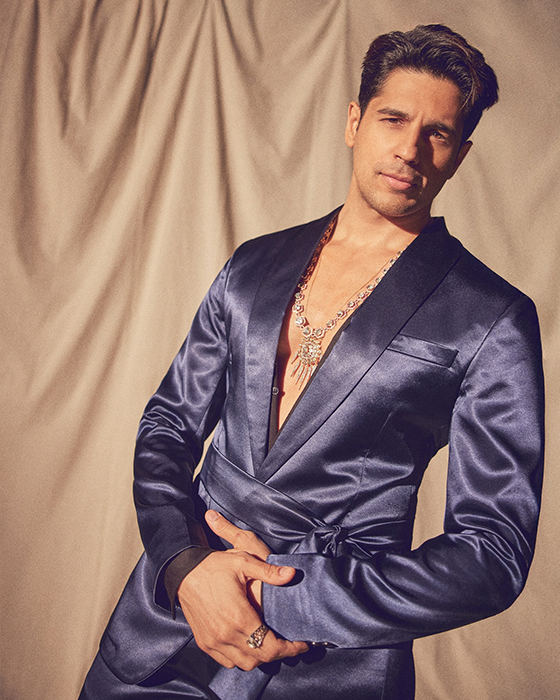 Siddarth Malhotra's Suit Sensation: Elevating Style and Temperature