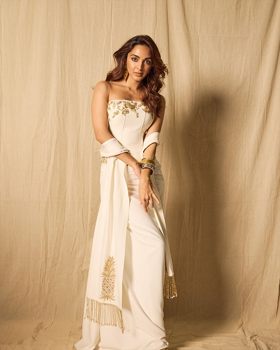 Kiara Advani's Chic White Corset Look at 'Game Changer' Promotion