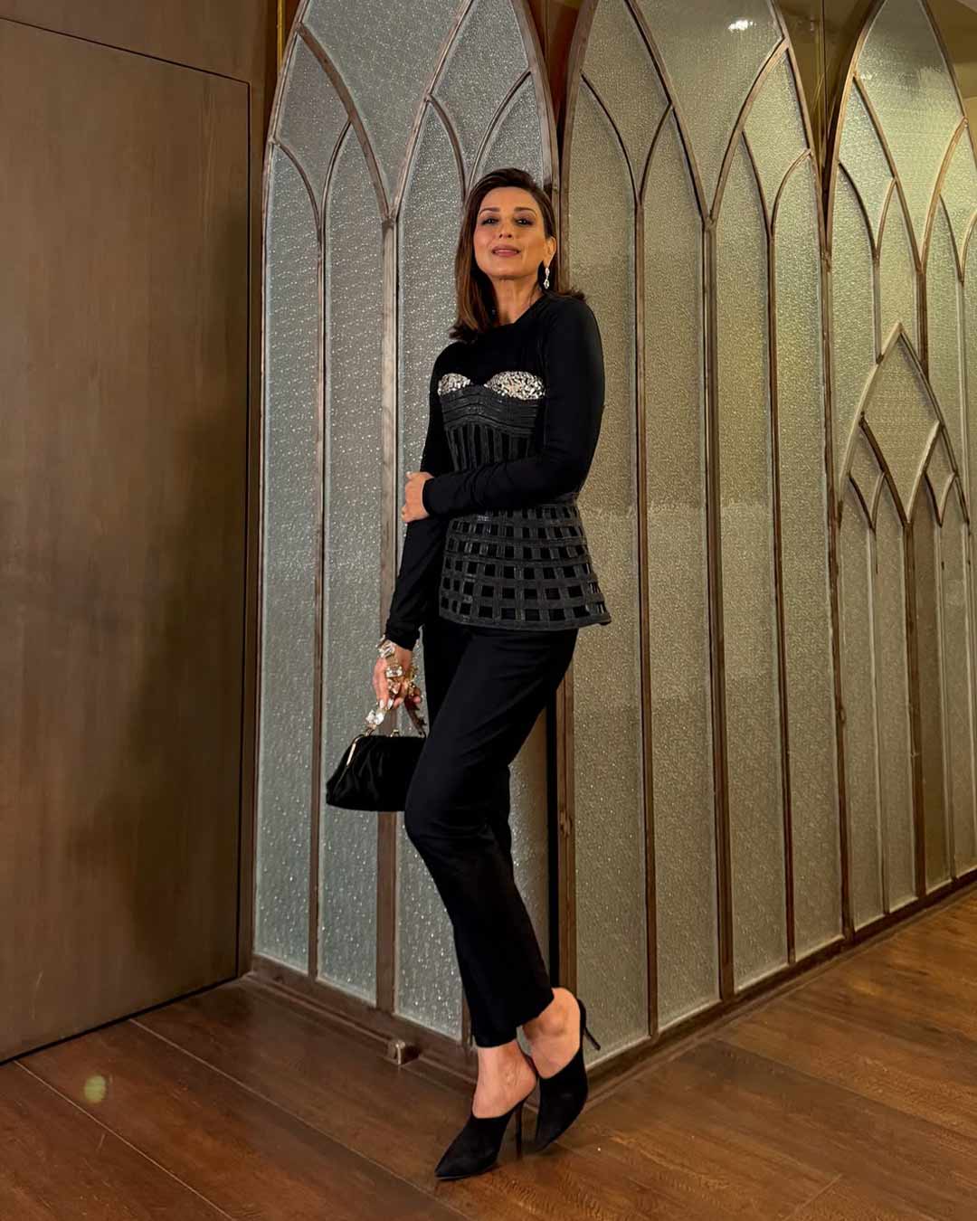 Sonali Bendre Slays In a Black And Black Outfit