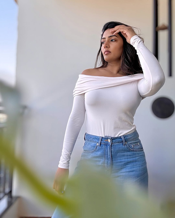 Eesha gallery 