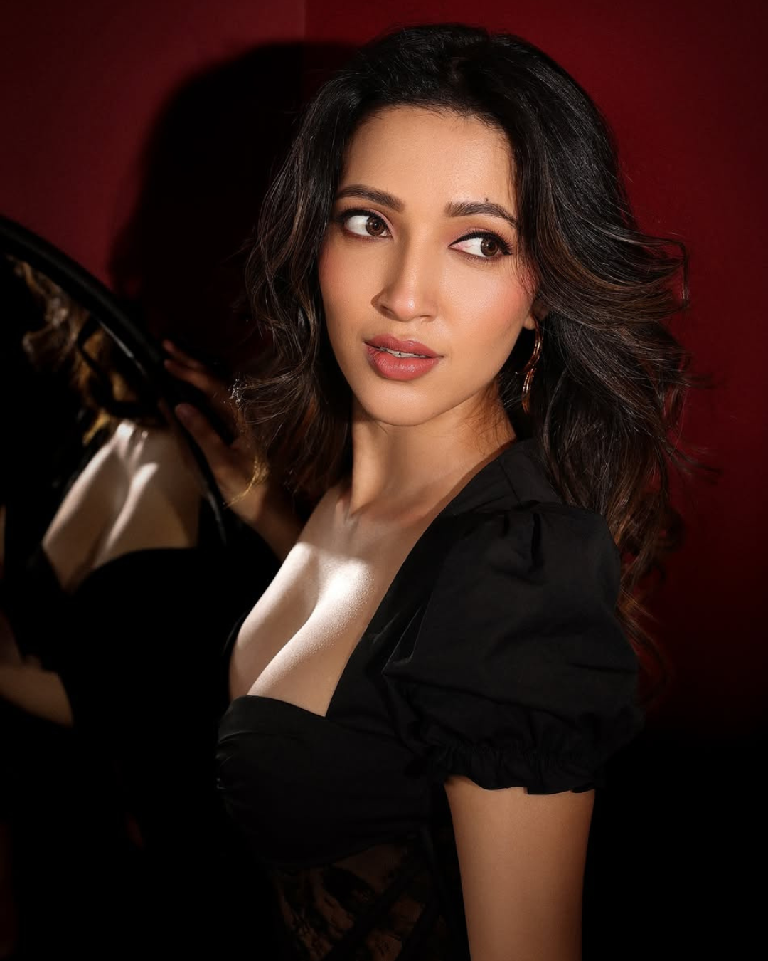 Neha in Black Sweet-heart neck: The Outfit screams, “Self-Love”