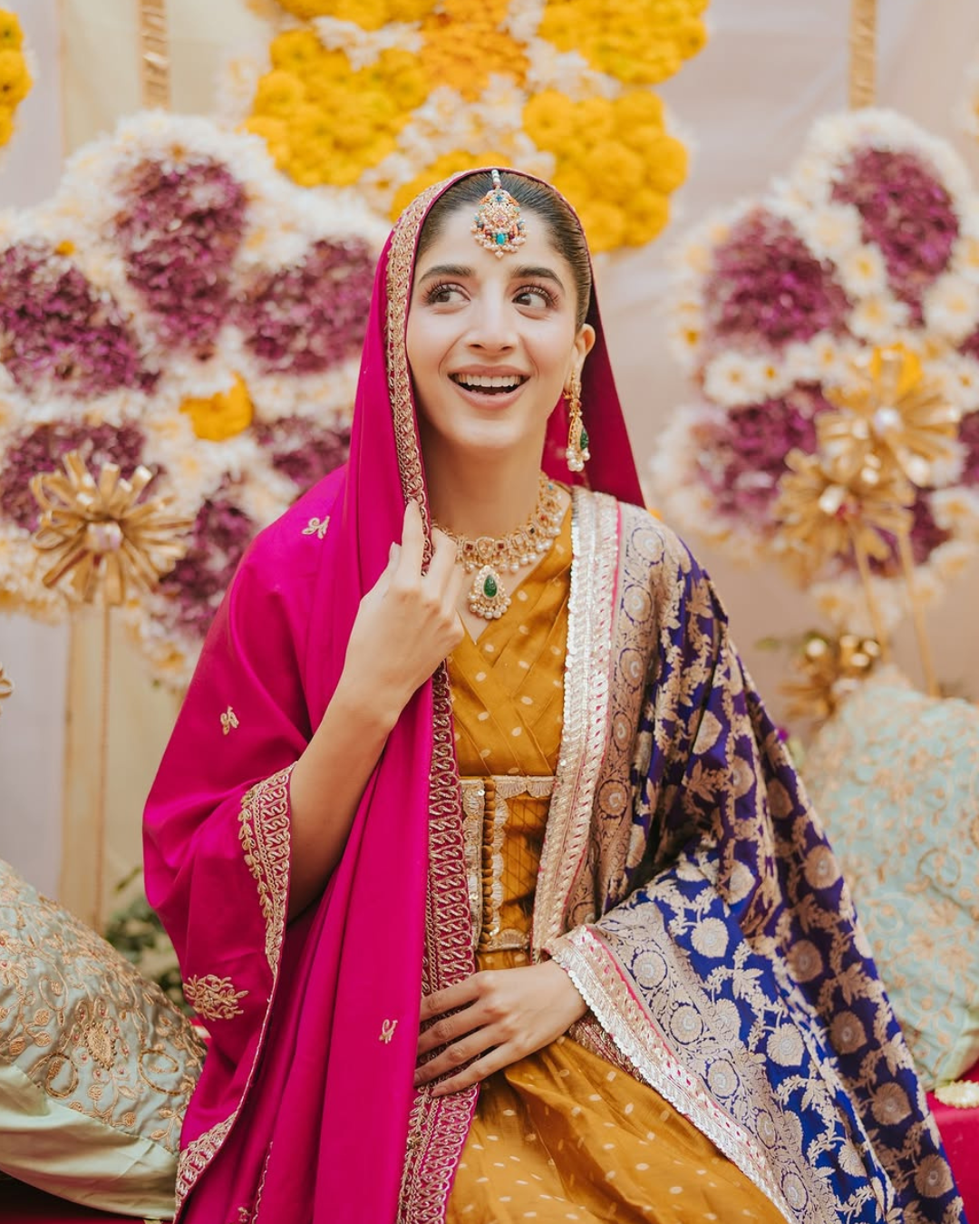 Marvelously “Mawrellous”: Take a look into Mawra Hocane’s Mehendi Night!