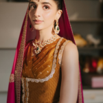 Mawra Hocane in Dreamy Manish Malhotra Outfit!