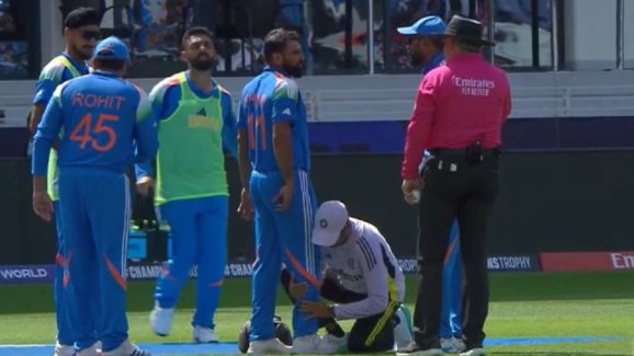 IND VS PAK Live Update: What happened to Shami in first 3 overs?