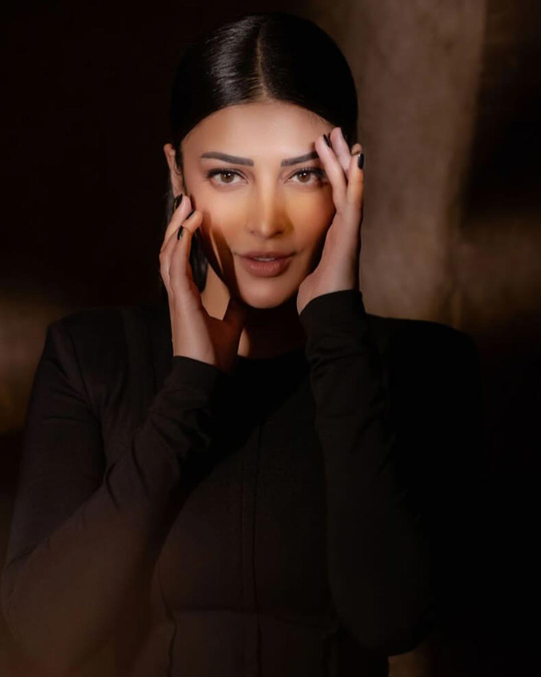 Shruti Hassan’s Love for Black Outfits: Recent Pics Tell the Story