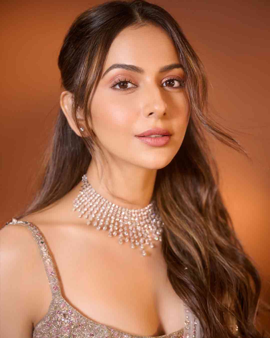 Rakul’s Shimmer Show: Preet-ing Up the Fashion Scene, Pics Inside!