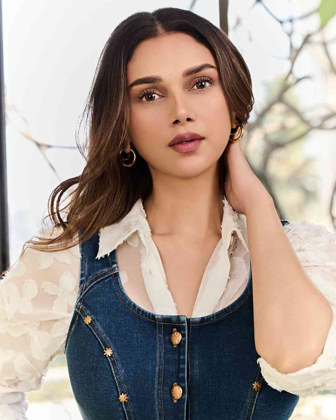 Aditi Rao Hydari Exudes Chic Look In Style, take a look at pics
