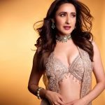 Pragya looks stunning in her stylish Palazzo, Take a look at it