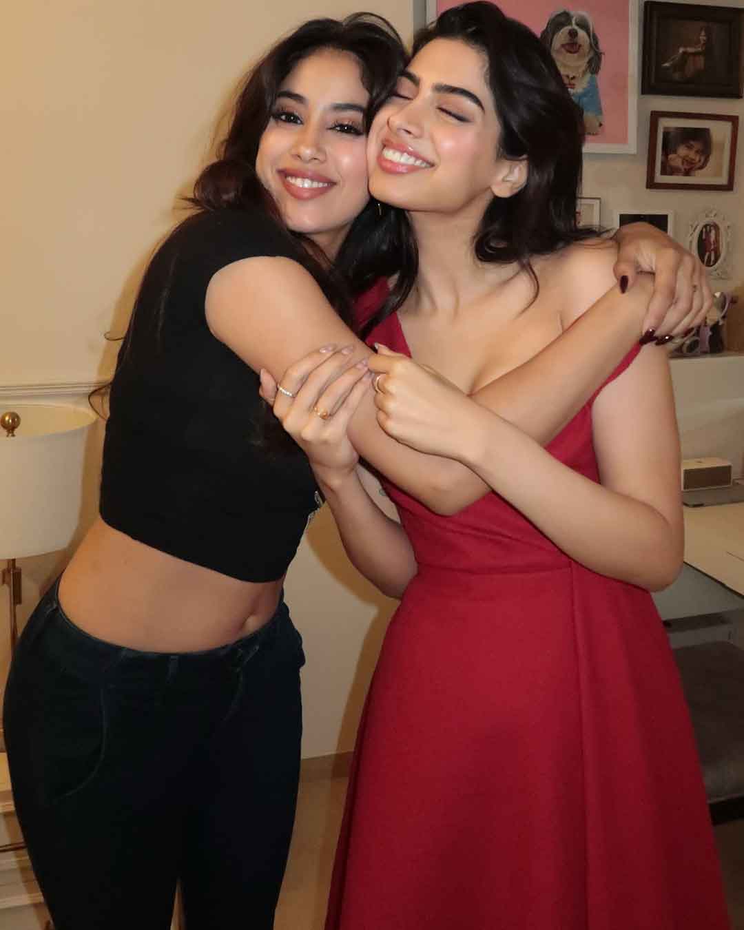 Janhvi Kapoor’s Sweet Moments with Sister Khushi Will Melt Your Heart—See the Pics!