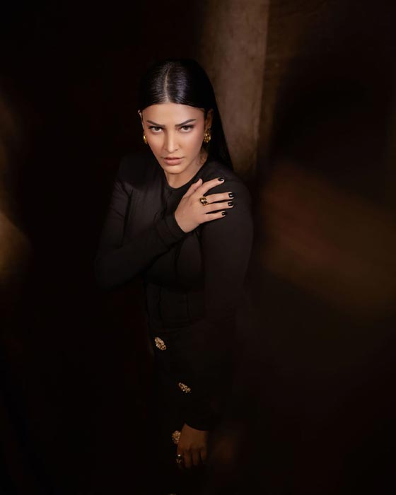 Shruti Hassan's Love for Black Outfits: Recent Pics Tell the Story