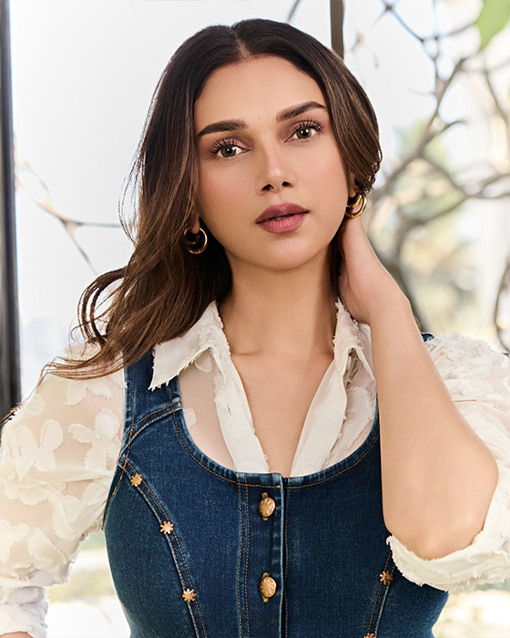 Aditi Rao Hydari Exudes Chic Look In Style, take a look at pics