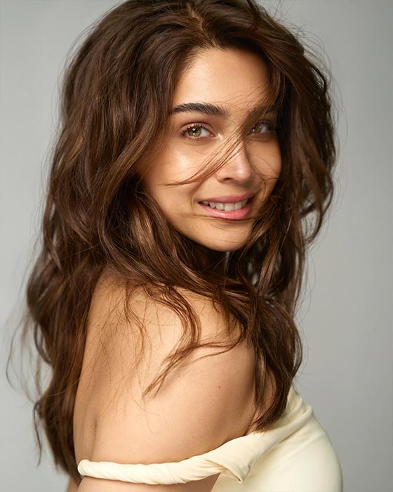 Sharvari Wagh's Effortlessly Soft Glam Look Steals the Spotlight!