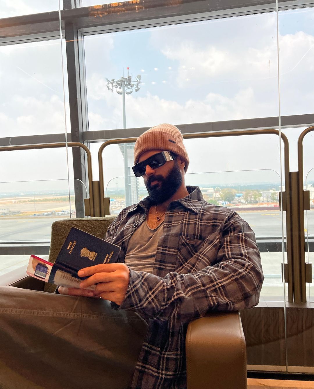 Vijay Deverakonda’s Effortless Airport Swag