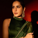 Stealing Hearts! Raashi Khanna’s Ethnic look in Green.