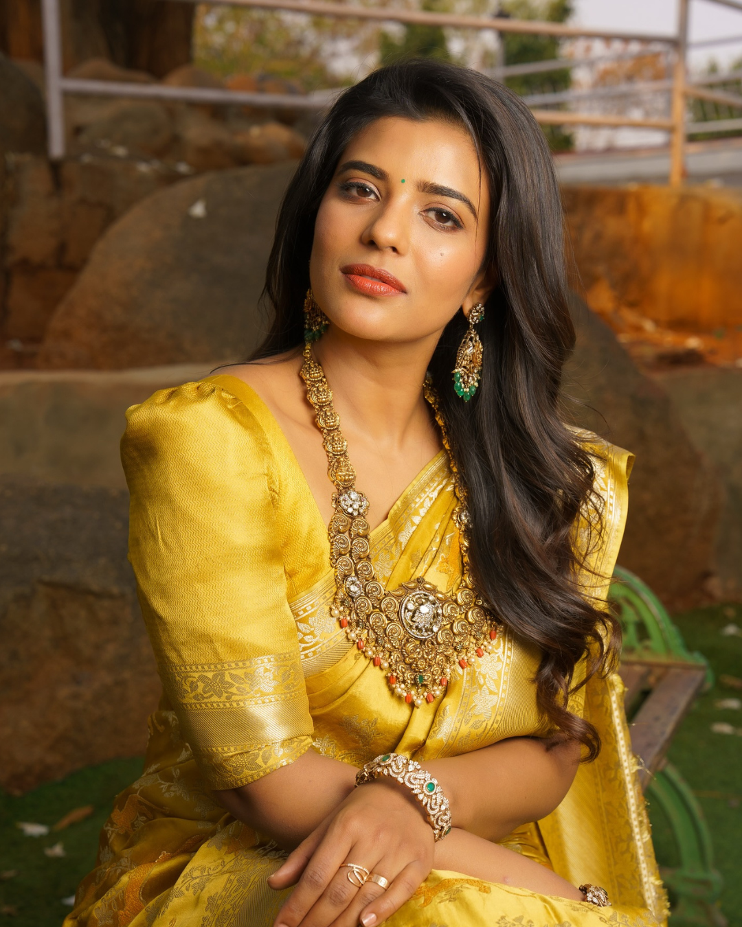 Aishwarya Rajesh Ethnic LOOK: The drape is magic!