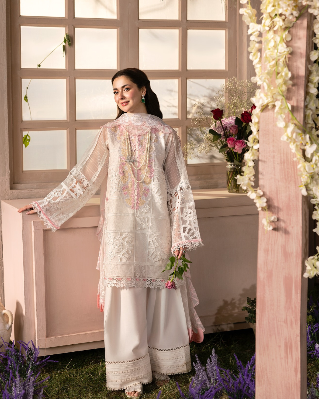 Eid Outfit Inspo: Hania Aamir’s stunning suit looks!