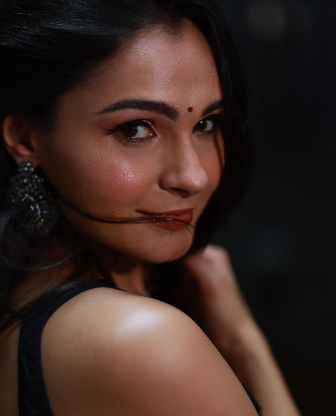 Andrea looks stunning in saree