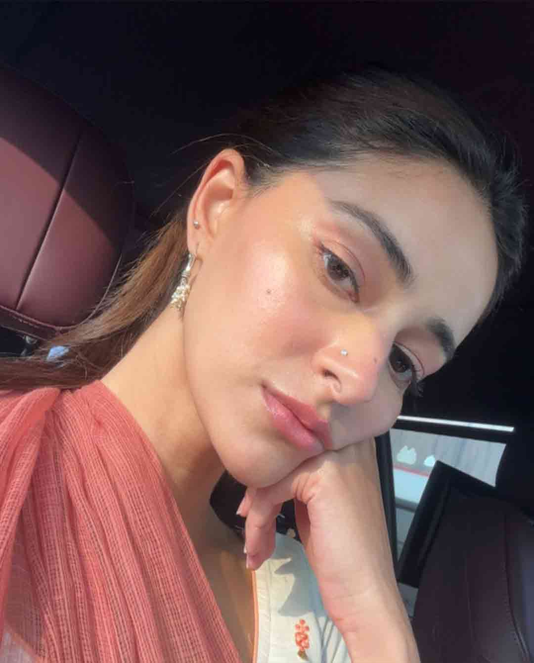 Inside Ananya Pandey Photo Dump: Messy, Fun, and Relatable!