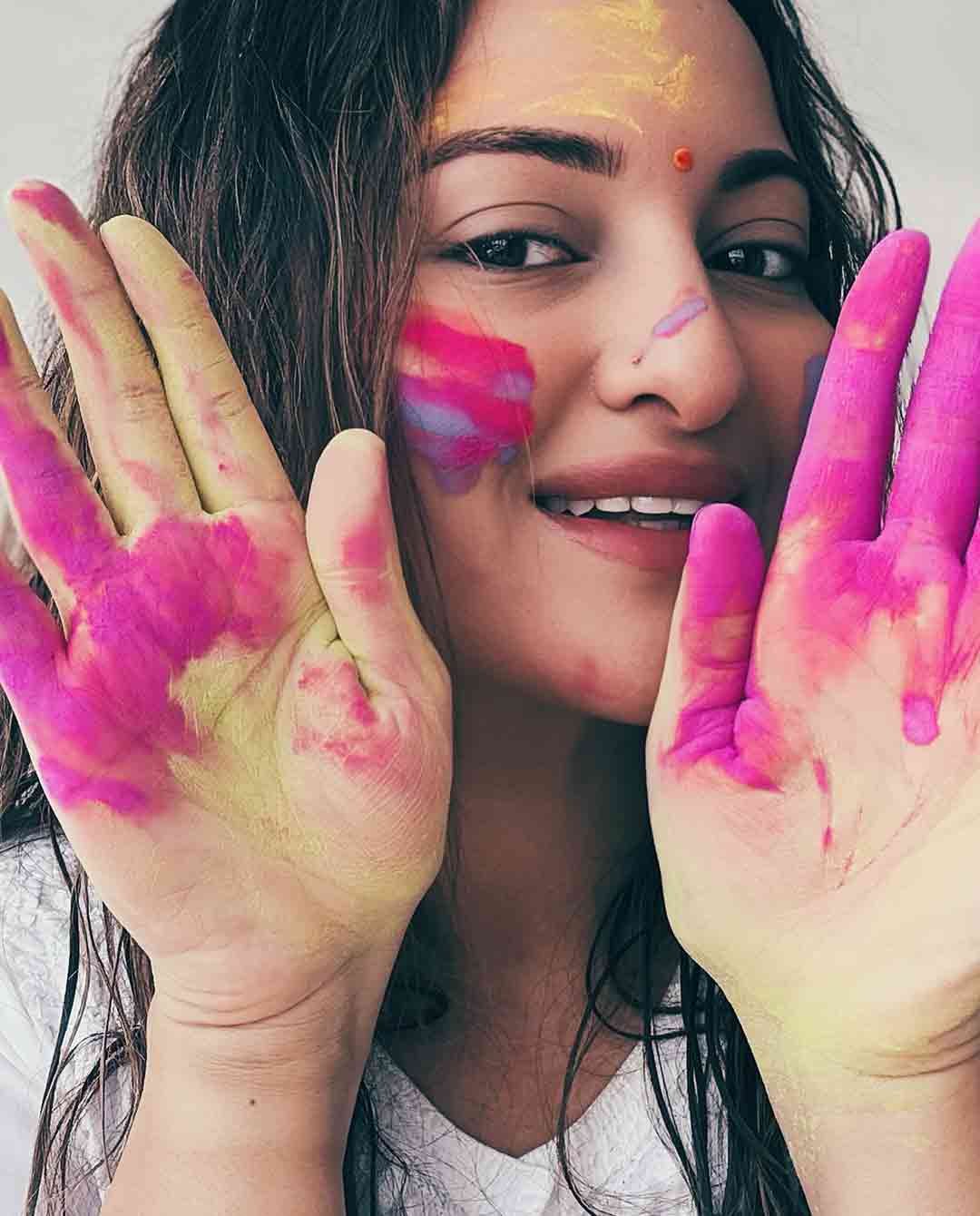 Sonakshi Sinha Celebrates Holi in Style: See the Colorful Pics