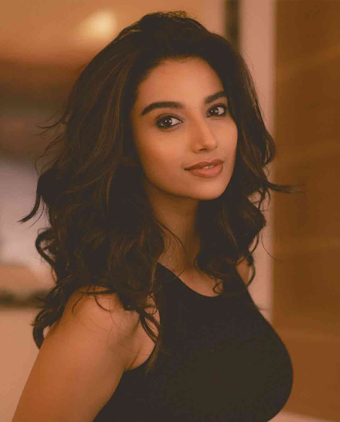 Meenakshi Chaudhary Takes Social Media by Storm: Fans React