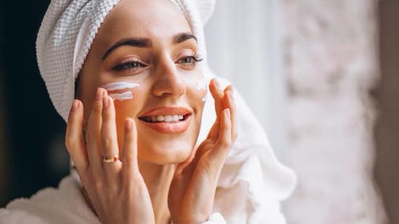 Easy Summer Skincare: Remove Tan Naturally with These Simple Remedies