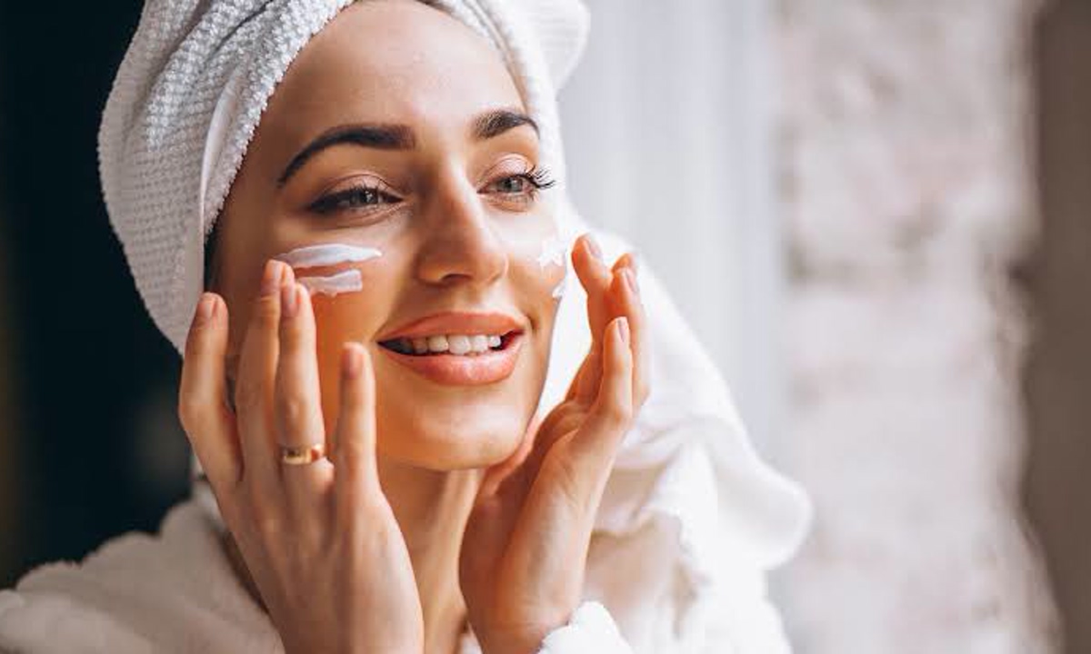 Easy Summer Skincare: Remove Tan Naturally with These Simple Remedies