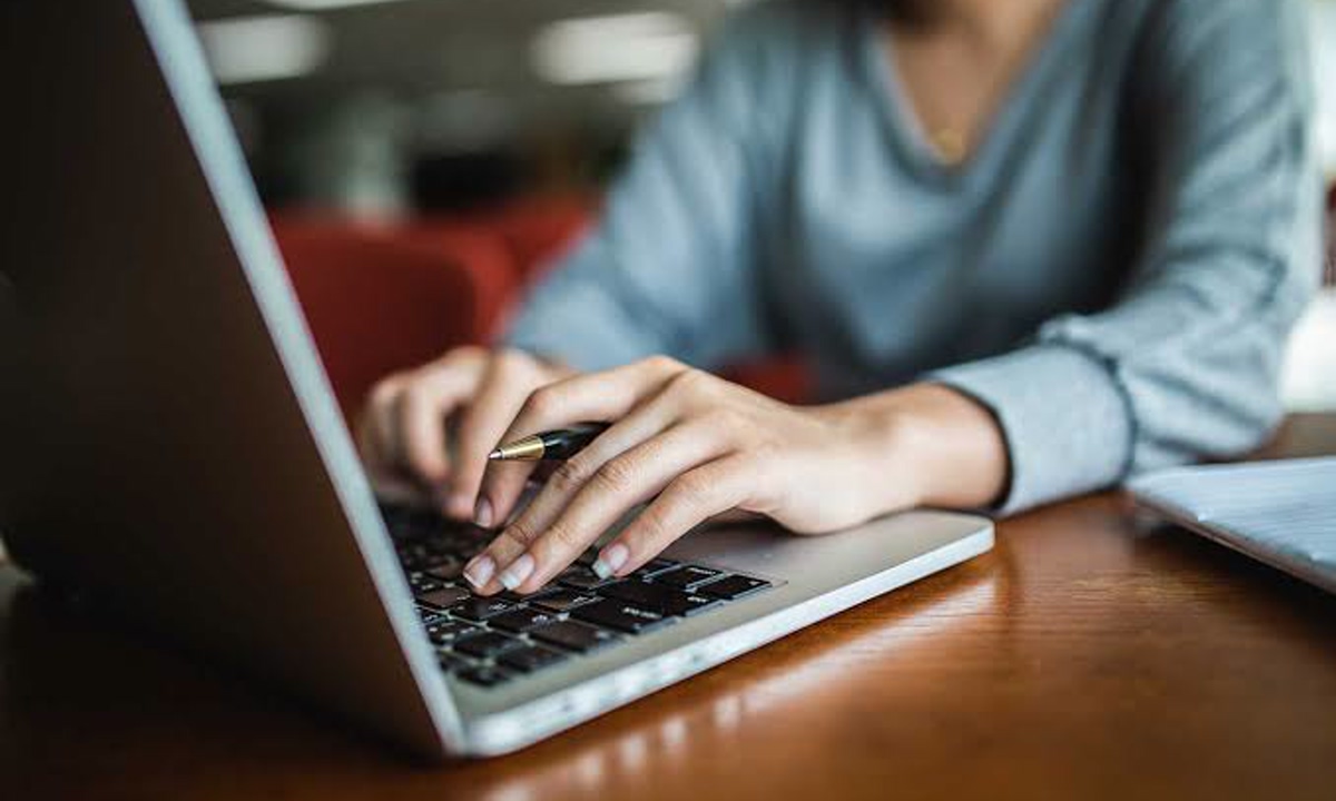 Fact Check: Is PM Modi Govt Giving Free Laptops to Students?