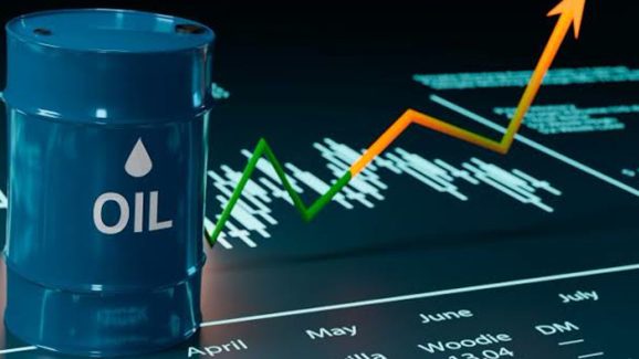 Oil Prices Rise Amid US Tariffs on Venezuelan Crude