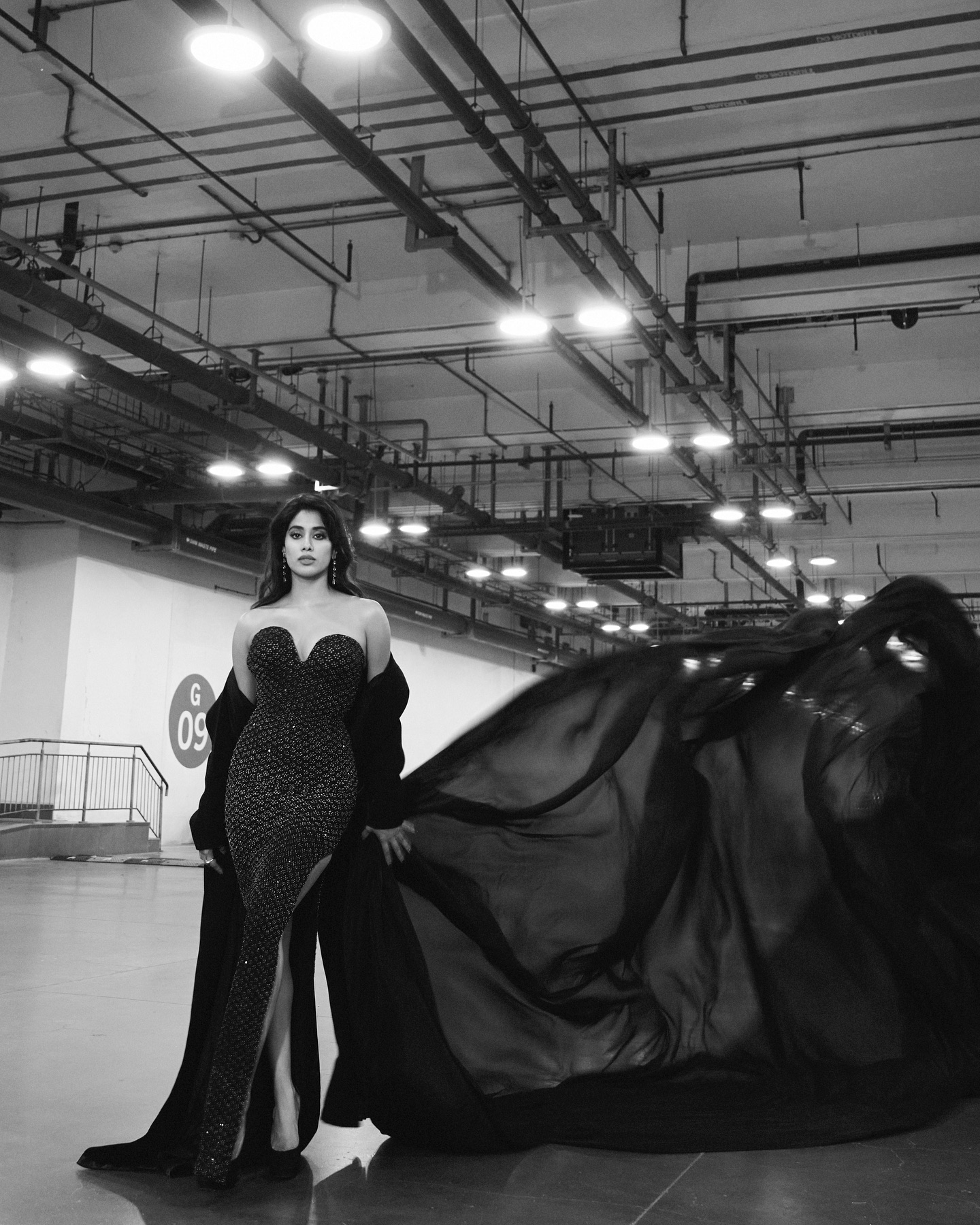 Janhvi Kapoor Iconic Ramp Walk Makes Models Jobless