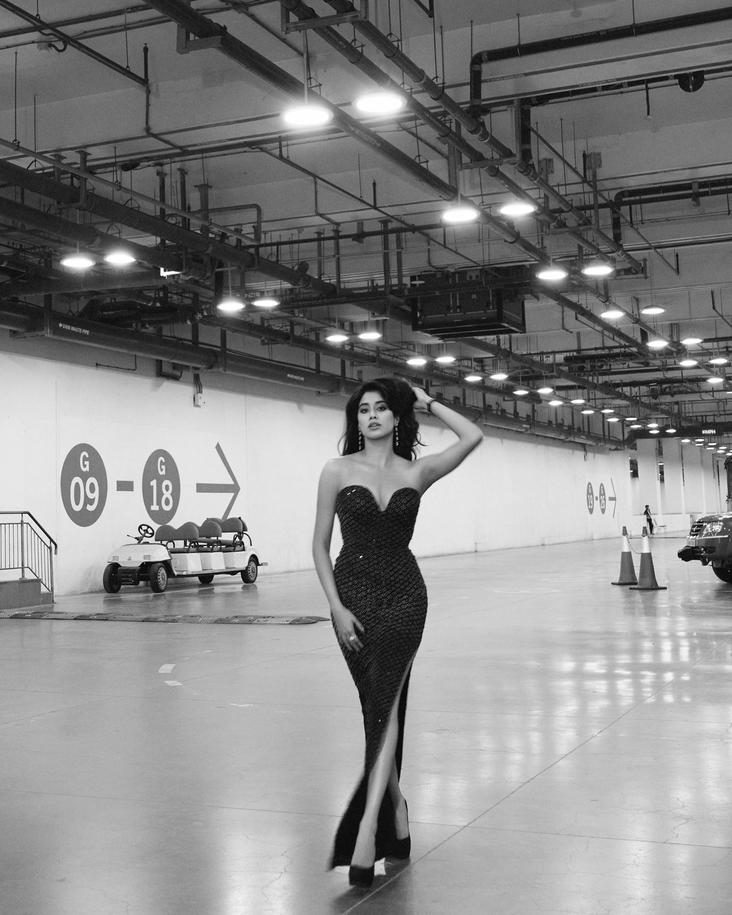 Janhvi Kapoor Iconic Ramp Walk Makes Models Jobless