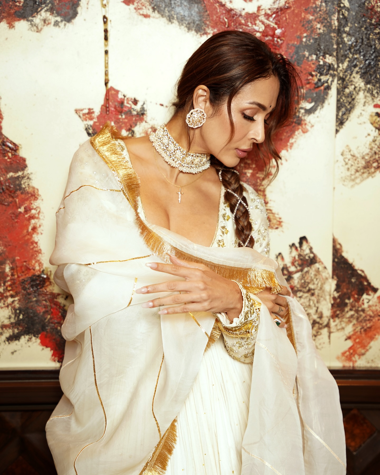 Malaika Arora Steals Show In Elegant White And Gold Look