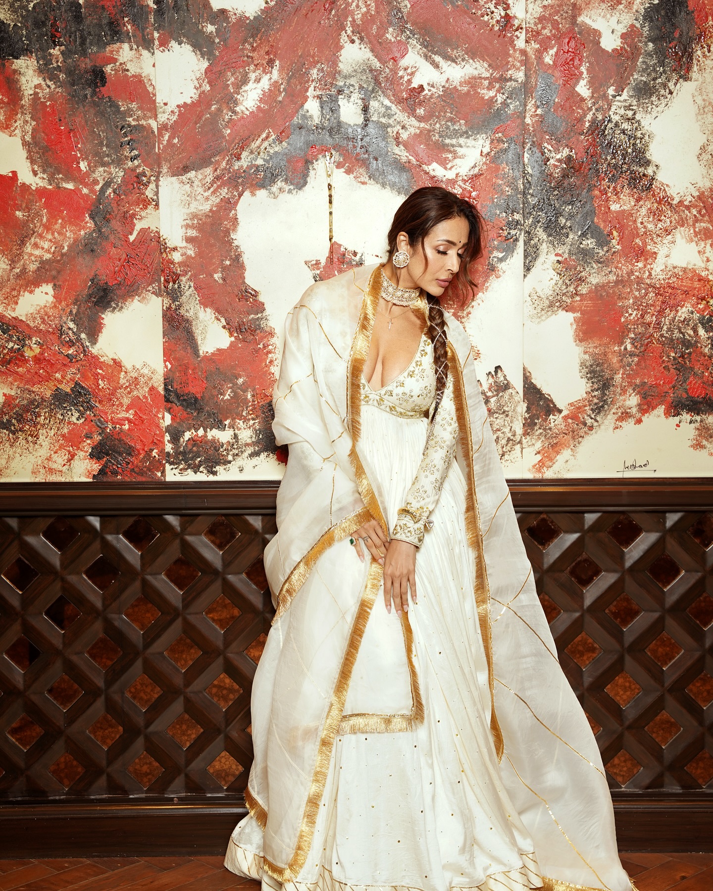 Malaika Arora Steals Show In Elegant White And Gold Look