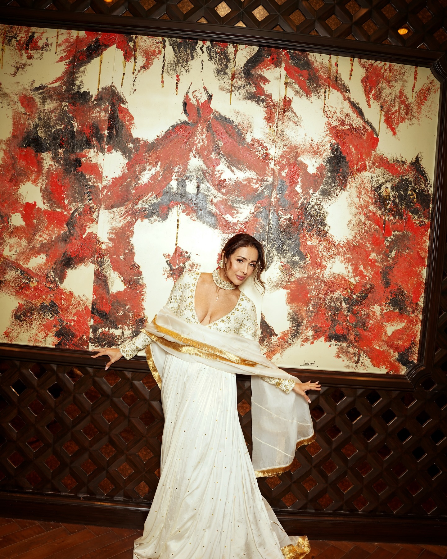 Malaika Arora Steals Show In Elegant White And Gold Look