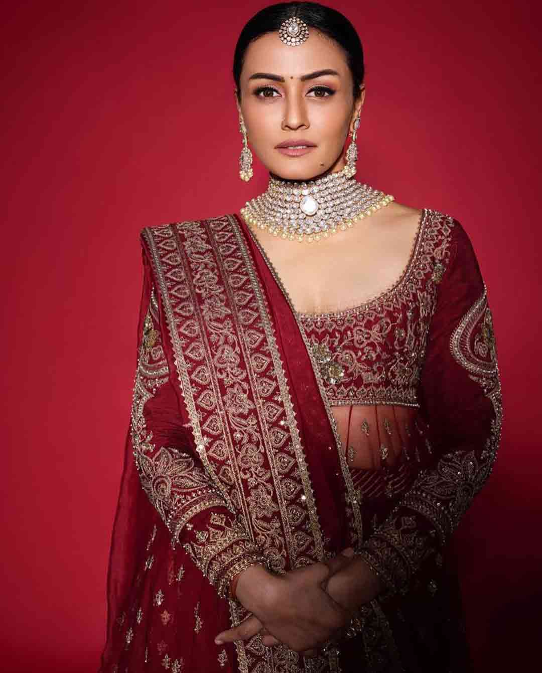Namratha Shirodkar Dazzles in a Mesmerizing Red Lehenga