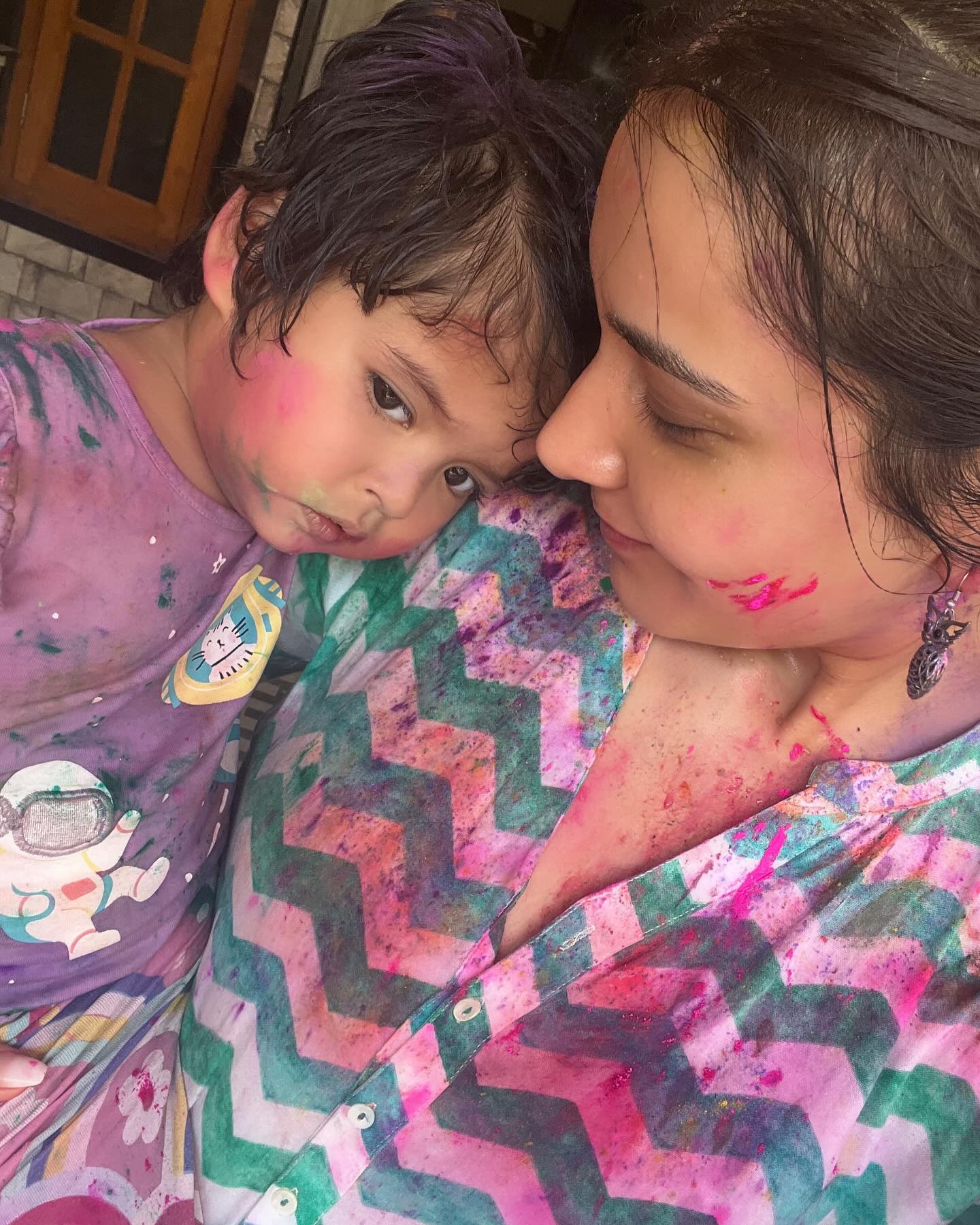 Raashi Khanna’s Holi Moments: A Vibrant Celebration with Family